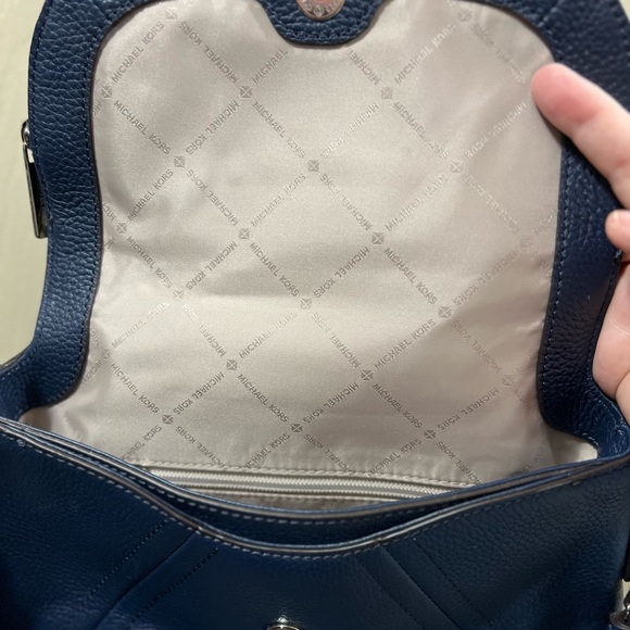 Authentic Brand New Michael Kors Purse - Picture 10 of 13